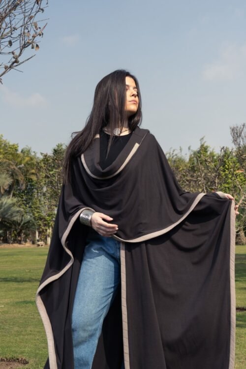 Maxi cape/cardigan with padded pockets and matching scarf