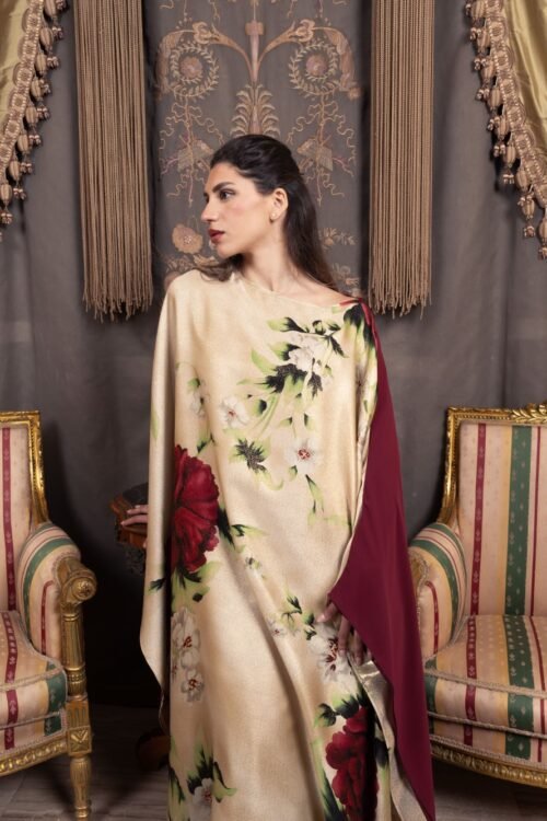Exquisite rose printed gleaming poncho